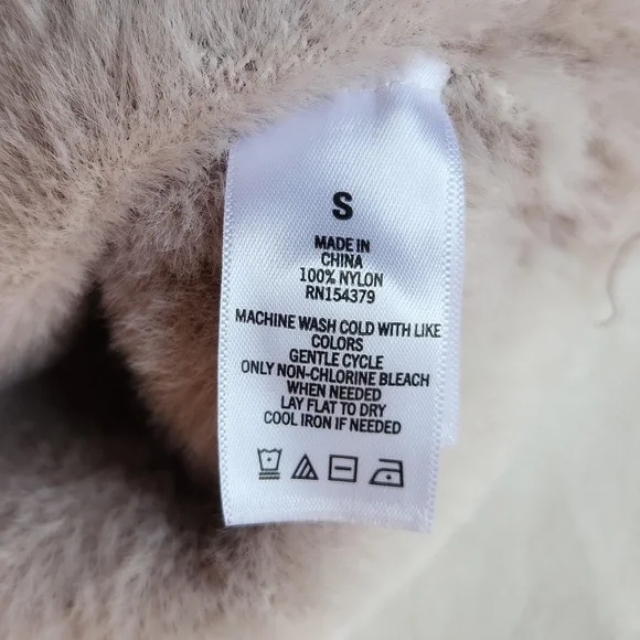 Aeropostale, Women's Super Soft, Fuzzy Pink Fall, Cropped Button-Up, Sweater - Picture 9 of 9